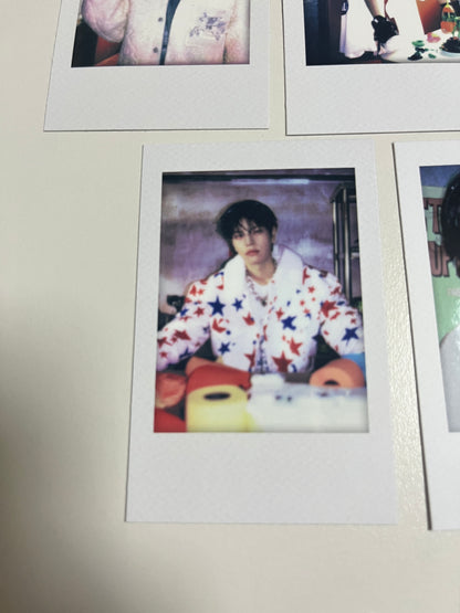 Stray Kids 2026 Season's Greeting Starlight Super Club Polaroid Official - 25.12.25 8 Type
