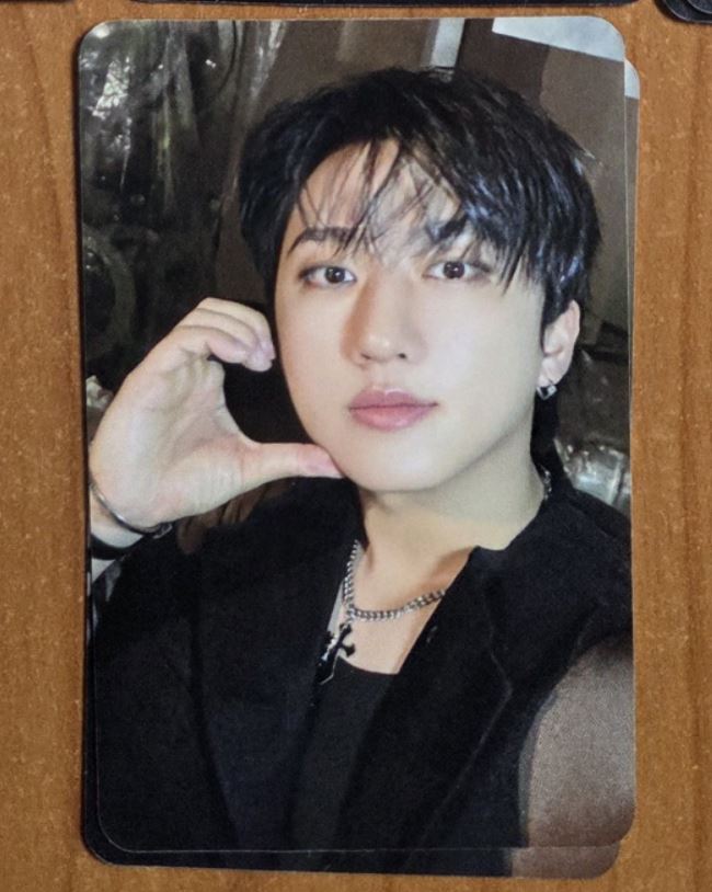 Stray Kids Applemusic POB Photocard Album "DO IT" Official - 25.11.26